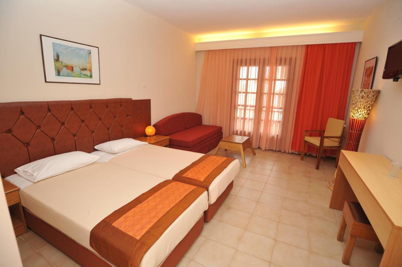 Xenios Possidi Paradise Hotel ภายนอก รูปภาพ